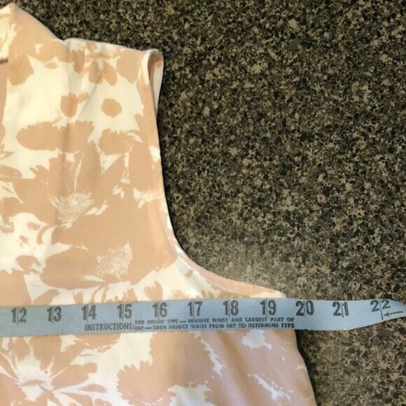 Worthington Sleeveless Floral Blouse Beige & White Small - Picture 6 of 6